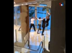 Popular / (VIDEO). Vientos "huracanados" armaron sarambi en Encarnación