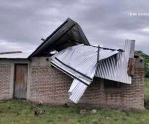 Temporal causa destechamientos en San Juan Bautista de Ñeembucú - Nacionales - ABC Color