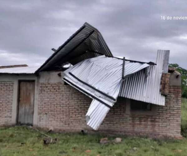 Temporal causa destechamientos en San Juan Bautista de Ñeembucú - Nacionales - ABC Color