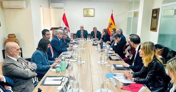 La Nación / Encuentro con cónsules paraguayos en Madrid