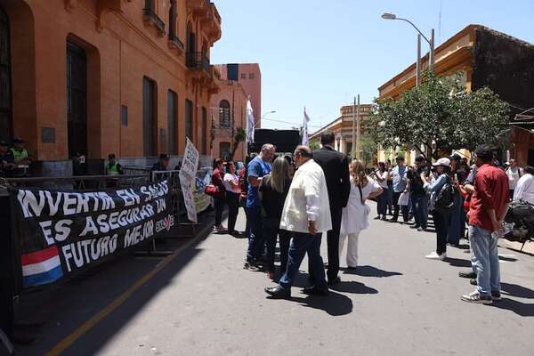 El gasto público demandó 11,9% de recursos - Economía - ABC Color