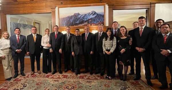 La Nación / Senadores impulsan alianza con representante taiwanés en EE. UU.