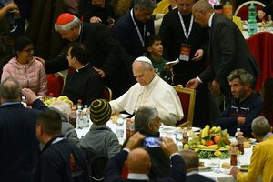 El papa León XIV llama a los líderes mundiales a atender a las personas marginadas