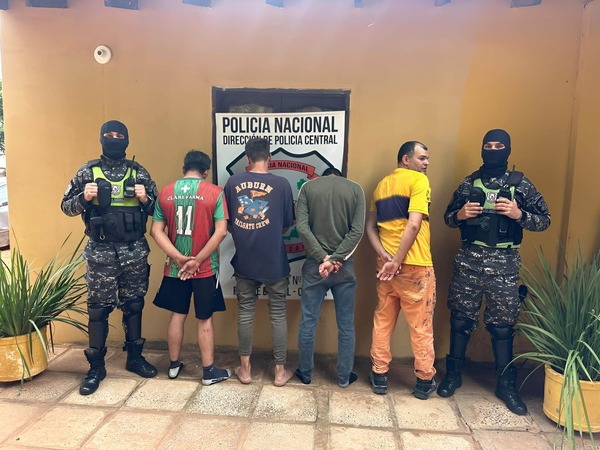 Detienen a policía activo con arma prohibida en Capiatá