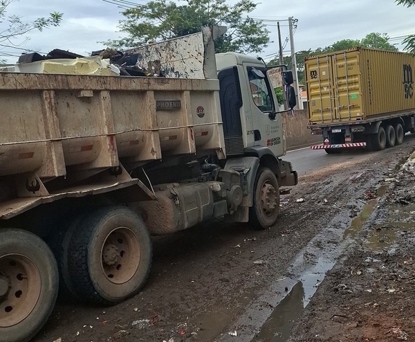 Aseo Urbano protesta contra crítico estado de camiones recolectores y falta de combustible