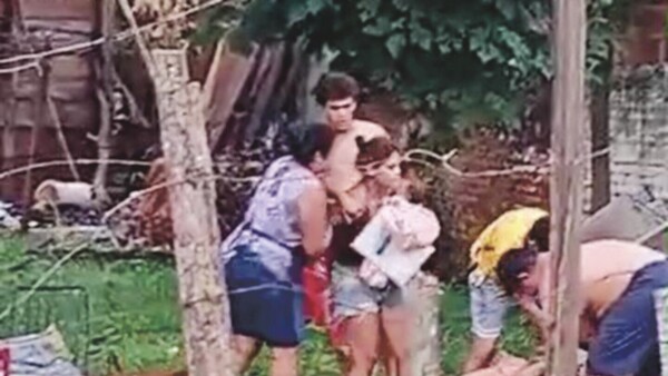 Fue a rescatar a su pareja con prisión domiciliaria y se armó feroz pelea