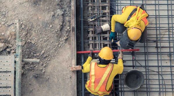 La construcción ocupa a 244.416 personas, pero el Gobierno no garantiza recursos