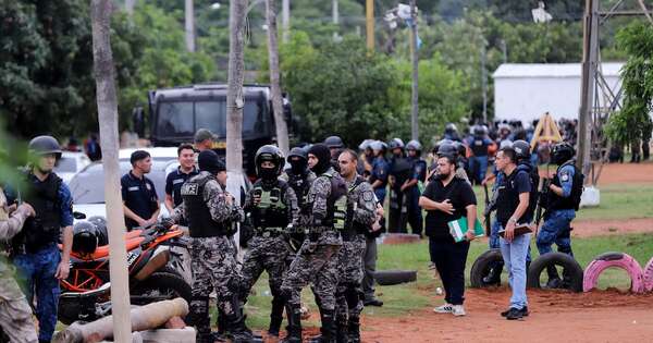 La Nación / Megaoperativo en Pantanal involucró a todas las agrupaciones de la Policía Nacional
