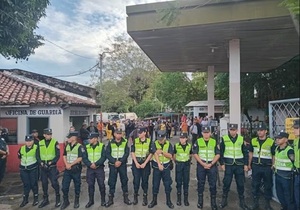 Aseo Urbano protesta por despidos; vecinos reclaman por árboles caídos sin retirar tras la tormenta