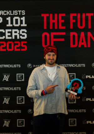 Blank Sense, DJ y productor argentino, elegido en la lista “Future Of Dance” de 1001 Tracklists; viajó a Ámsterdam para recibir el trofeo y tocar