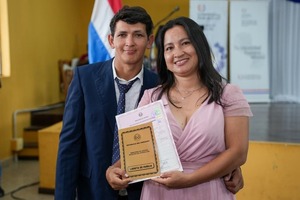 Popular / Más de 50 parejas dieron el “sí, acepto” en una emotiva boda comunitaria