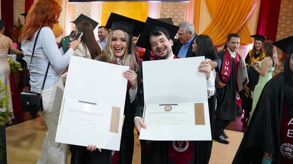UNAE celebró seis actos de graduación con total solemnidad y excelencia académica