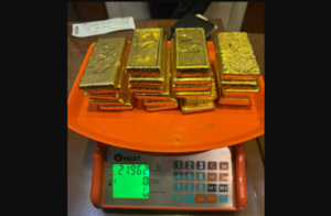 Juez envía a prisión a funcionario de la Dinac y dos viajeros por intento de sacar 22 kilos de oro