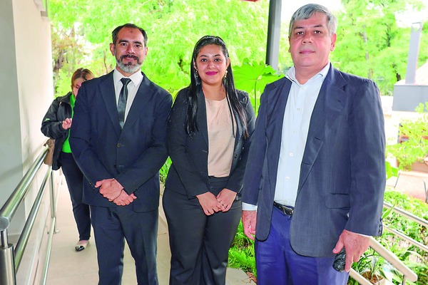 Libro de poesía local bilingüe se presenta en Asunción