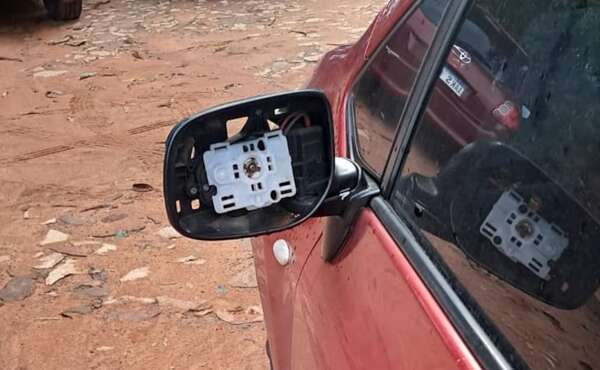 Constantes robos en estacionamiento de IPS Central - Crónicas Ciudadanas - ABC Color