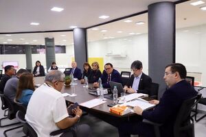 La Nación / Funcionarios del Ministerio Público levantan la huelga tras llegar a un acuerdo