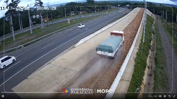 Popular / (VIDEO) Camionero utiliza rampa de emergencia en Ypacaraí y evita un accidente
