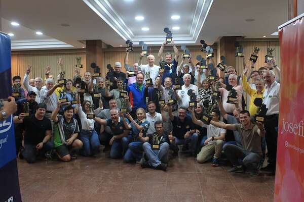 Autos Antiguos-Rally de Villarrica: Uberti y Balansa, los vencedores - ABC Motor - ABC Color