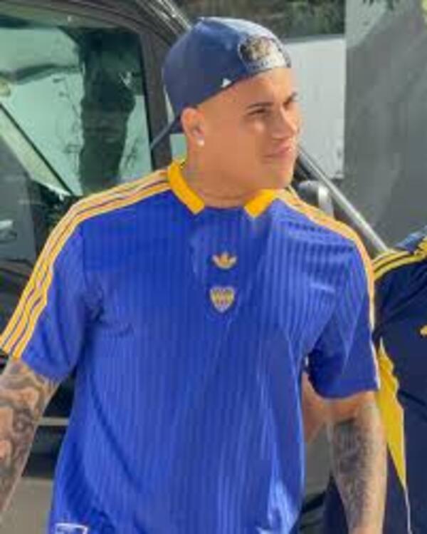 Popular / Pelotero vinculado a Wanda podría chutar en la Albirró