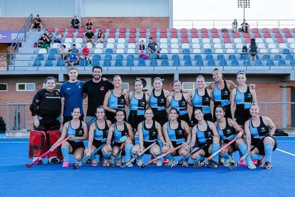 Hockey femenino: “Rinas” absolutas - Polideportivo - ABC Color