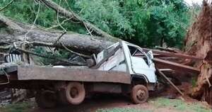 La Nación / Asisten a 700 familias afectadas por temporal