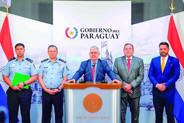 Riera Resalta Trabajo Tras Hallazgo de Oro en Aeropuerto