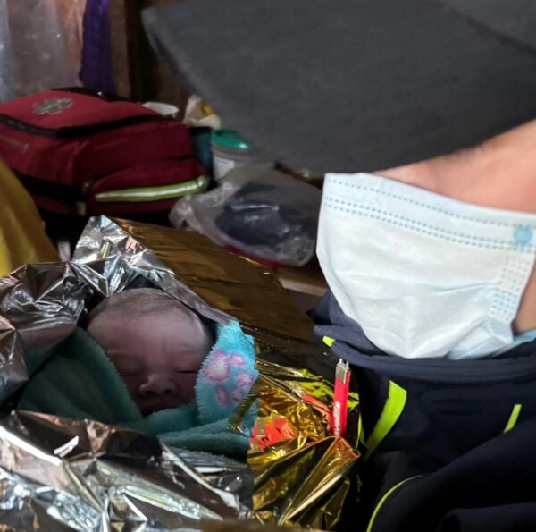 Popular / Bombero hizo de partero para el nacimiento de un bebé