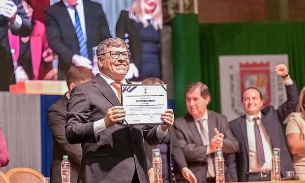 Asumió el nuevo intendente de Ciudad del Este – Prensa 5