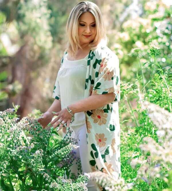 Arístida Genez Alcaraz, la médium paraguaya que conquista con su don y su mensaje de fe, prepara un encuentro en el Hotel Guaraní - Empresariales - ABC Color