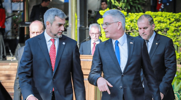 El memo secreto que revela la injerencia del embajador Ostfield en la política paraguaya - Noticiero Paraguay