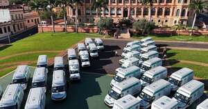 Diario HOY | Gobierno entrega 48 nuevas ambulancias para servicio de emergencias