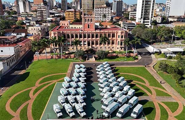 Salud Pública recibió 48 nuevas ambulancias adquiridas por Itaipú y destinadas a fortalecer el SEME | DIARIO PRIMERA PLANA