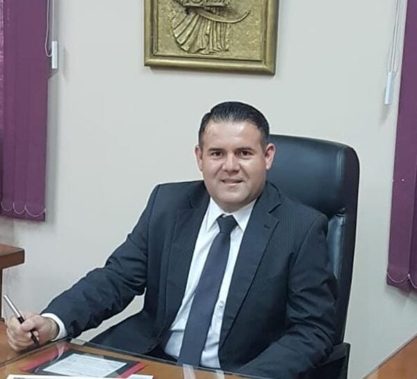 Condenan a 20 años de cárcel a médico naturalista por abuso sexual en niños - PDS RADIO Y TV