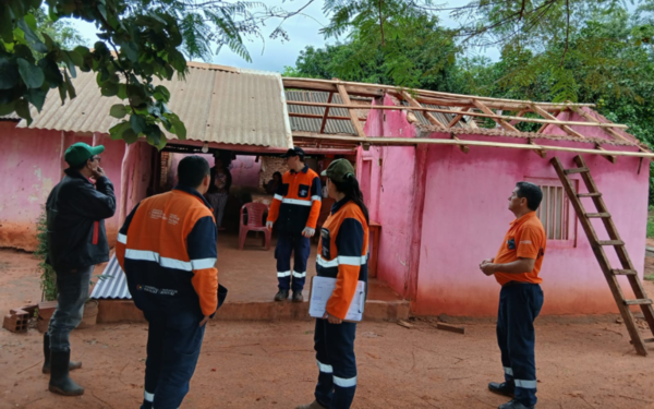SEN llega con asistencia a familias afectadas por última tormenta en varios departamentos