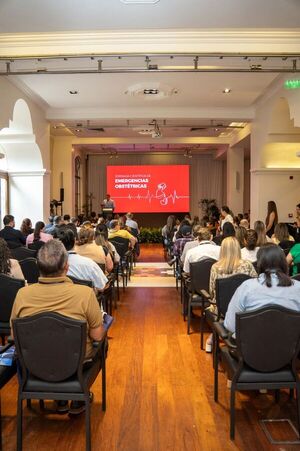 Jornada científica de emergencias obstétricas reunió a más de 100 médicos - trece