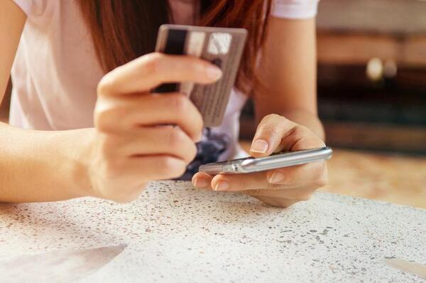 Más cautela para gastar: confianza del consumidor en Paraguay cae a 48,3 puntos