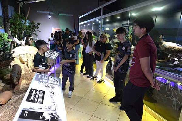 Museo de Itaipú se sumó a la Noche de los Museos 2025 con exposiciones y presentaciones artísticas | DIARIO PRIMERA PLANA
