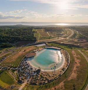 Aquabrava inaugura la primera laguna con olas artificiales de Paraguay - Negocios - ABC Color