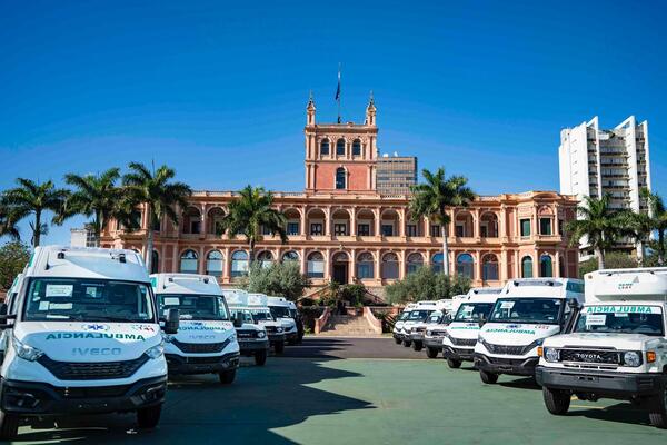 Gobierno fortalece el sistema de salud con la entrega de nuevas ambulancias | Unicanal