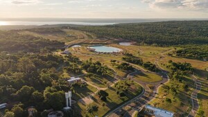 Presentan en Aquabrava la primera laguna con olas artificiales de Paraguay