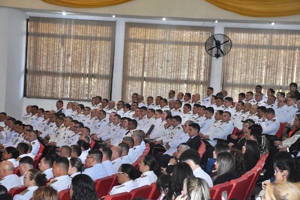 Popular / Egresan 98 Magíster pyahu en la Policía