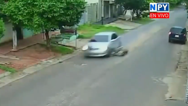 Automóvil arrastró una motocicleta por 15 cuadras en Coronel Oviedo