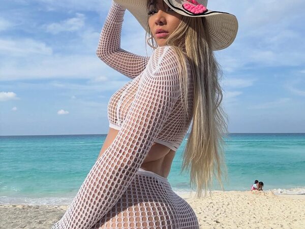 Popular / ¡Apenami! ¡Marilina peló cuero en Cancún!