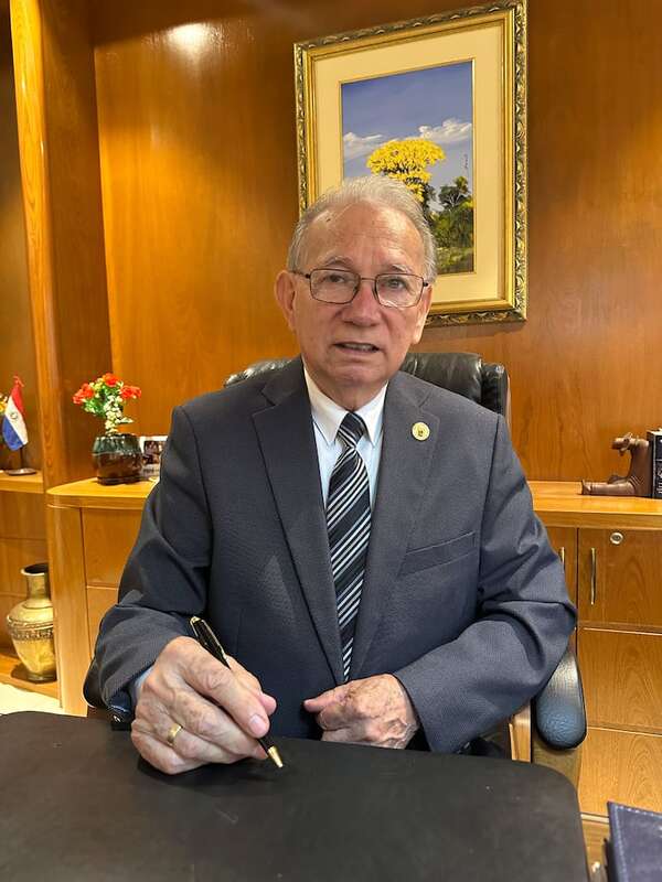 Rector de la Universidad Privada María Serrana, electo como miembro titular del Consejo de Rectores del Paraguay - Negocios - ABC Color