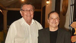 Mario Rubén Álvarez presentó su libro A vuelo de diario