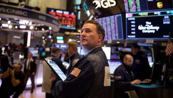 Los índices Dow Jones y S&P 500 registraron su cuarta jornada consecutiva con pérdidas