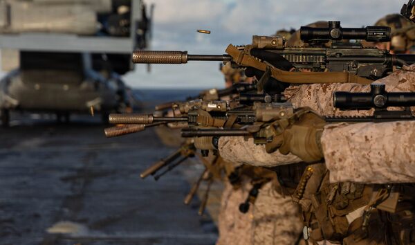 EE.UU intensificó sus maniobras militares con ejercicios de fuego real en el Mar Caribe