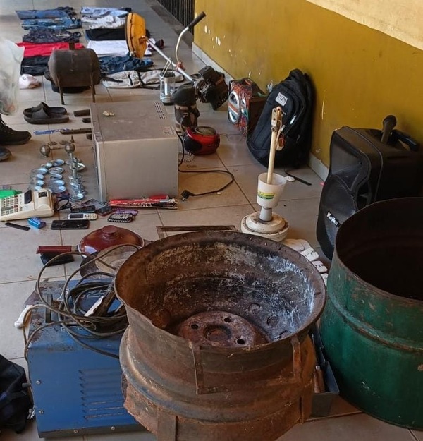 Tras hurto en capilla, detienen a cuatro personas en Capiatá - trece