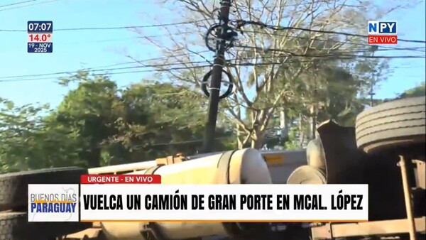 Camión de gran porte volcó sobre la avenida Mariscal López casi Madame Lynch