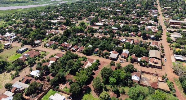 Yacyretá inicia proceso de titulación gratuita de casas ocupadas por familias extracensales, en Encarnación